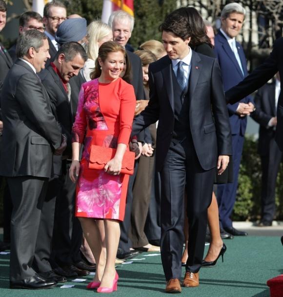 Không chỉ đẹp trai xinh gái, vợ chồng thủ tướng Canada còn đồng điệu về thời trang khi xuất hiện trước công chúng-9