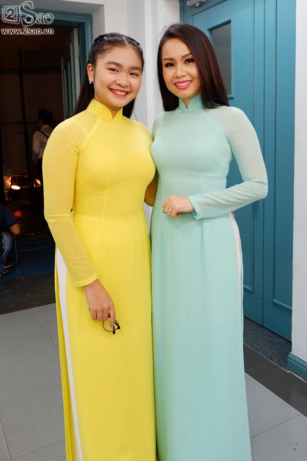 Thiện Nhân ra dáng thiếu nữ, hát tặng Cẩm Ly trong đêm nhạc về thầy cô-4