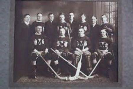 Sự thực phía sau bức ảnh xuyên không nổi tiếng: Mặc áo thể thao, đeo kính râm, cầm máy ảnh cơ vào năm 1941-2