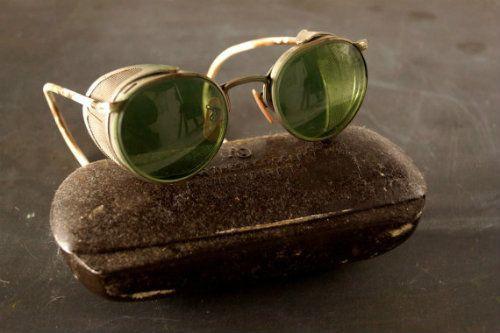 Sự thực phía sau bức ảnh xuyên không nổi tiếng: Mặc áo thể thao, đeo kính râm, cầm máy ảnh cơ vào năm 1941-3