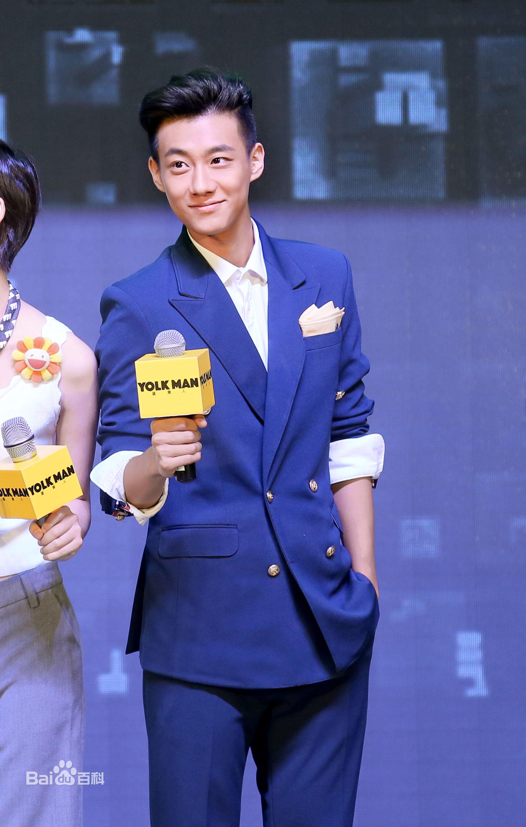 Đổ rầm với dàn trai xinh gái đẹp trong bộ phim đang hot Gửi thời đẹp đẽ đơn thuần của chúng ta-10