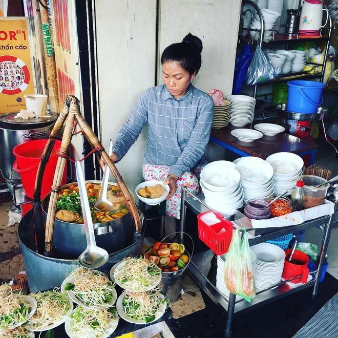 4 quán ăn bình dân vừa ngon, vừa dễ đụng người nổi tiếng ở Sài Gòn-8