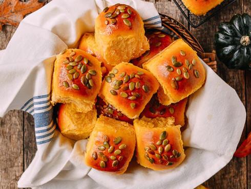 Bánh mì bí đỏ thơm ngon, hấp dẫn cho bữa sáng