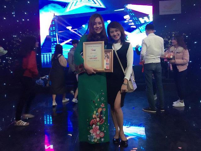 Chỉ ngồi yên và hát, nữ sinh xứ Nghệ hút trăm nghìn lượt xem khi cover Đừng hỏi em-2