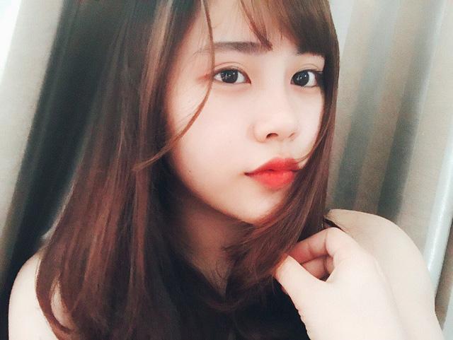 Chỉ ngồi yên và hát, nữ sinh xứ Nghệ hút trăm nghìn lượt xem khi cover Đừng hỏi em-1