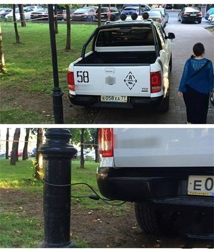 Dù đã có khóa chống trộm rồi, nhưng cũng phải thêm một cái khóa dự phòng như thế này mới yên tâm được.