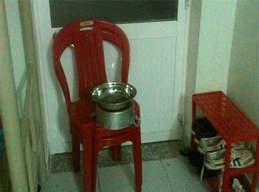 Đừng tưởng cửa nhà lỏng lẻo mà dễ đột nhập vào nhá nhé trộm.