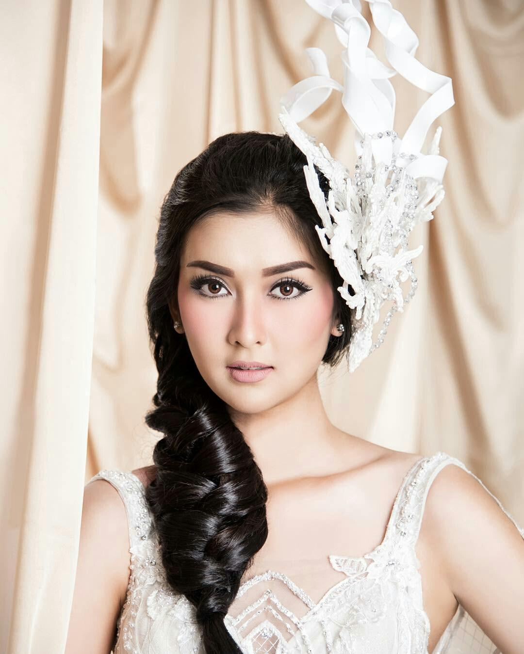 Cận cảnh nhan sắc tuyệt mỹ của người đẹp Indonesia đăng quang Hoa hậu Quốc tế 2017-4