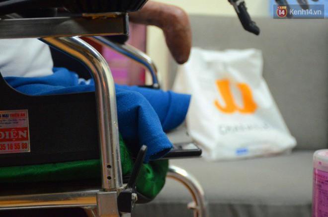 Chiến sĩ duy nhất sống sót sau vụ rơi trực thăng Hòa Lạc nghẹn ngào với đôi tay giả: Tôi vui sướng, hạnh phúc đến quên cả ăn uống-13