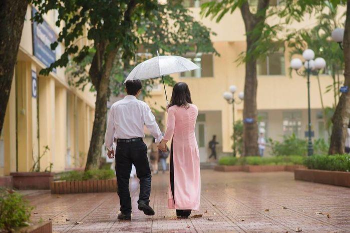 Bộ ảnh kỉ yếu ngày mưa của bố và con gái gây xúc động mạnh-2