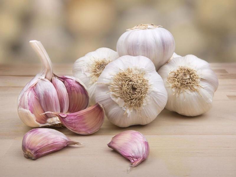 Đụng hàng váy với Hoa hậu Đỗ Mỹ Linh, nhưng Văn Mai Hương lại trông già hơn hẳn vì chọn nhầm phụ kiện kiểu... quý bà-7