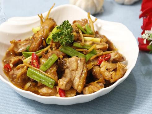 Gà rim mềm ngọt đậm đà thế này ăn bao nhiêu cơm cũng hết