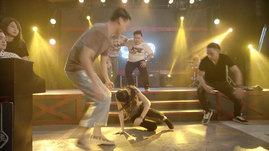 Glee: Hữu Vi và Rocker Nguyễn đánh nhau điên loạn vì Angela Phương Trinh-1