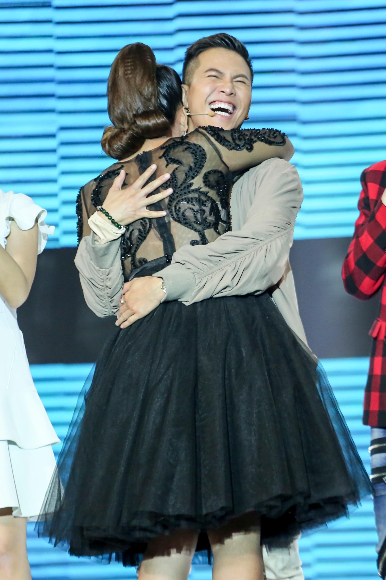 Vừa gặp gỡ, Hòa Minzy đã tuyên bố sẽ là người đi hết cuộc đời với chàng trai lạ mặt-4