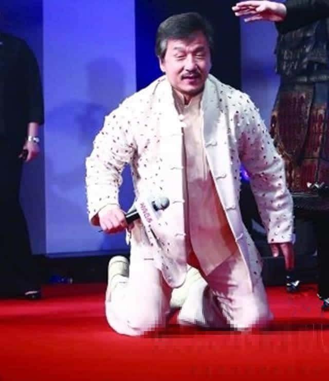 Chân dung ông trùm Hong Kong từng bắt Thành Long phải quỳ gối suốt hơn 1 tiếng-5