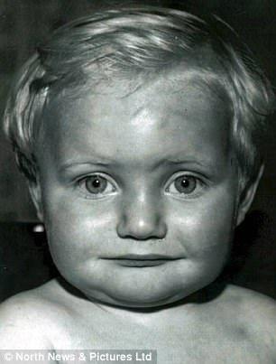 Bức ảnh vạch trần tội ác của cha dượng giết con trai 19 tháng tuổi gần 50 năm trước-3