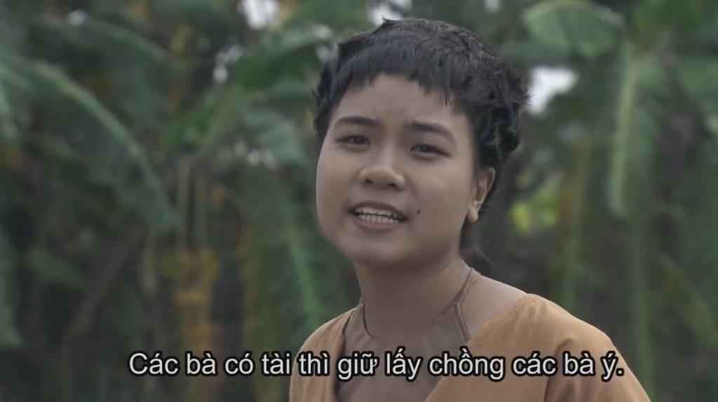 Màn đánh ghen kinh hãi của chị em miền quê nghèo khiến ai xem cũng sợ-6