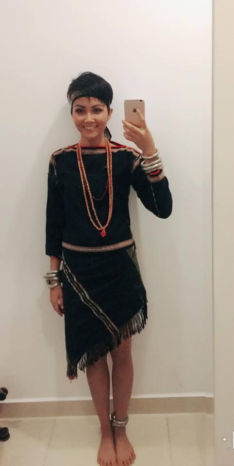 Gu thời trang của HHen Niê - cô gái Ê Đê hot nhất Hoa hậu Hoàn vũ Việt Nam 2017-5