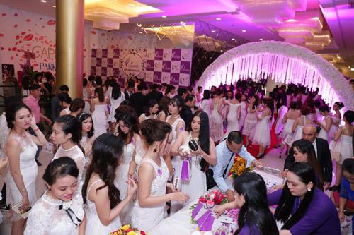 Hàng ngàn khách dự sự kiện tri ân Charme Perfume-1