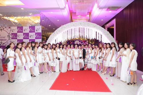 Hàng ngàn khách dự sự kiện tri ân Charme Perfume-5