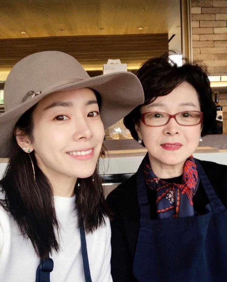 Sao Hàn 16/11: Kim Hee Sun, EXO nhận giải thưởng cao quý nhất tại Asia Artist Awards-9