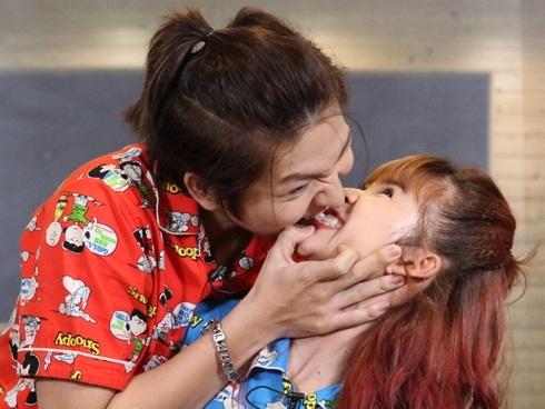 HOT: Đánh lừa công chúng, Khởi My và Kelvin Khánh đã bí mật tổ chức lễ cưới sáng nay-5