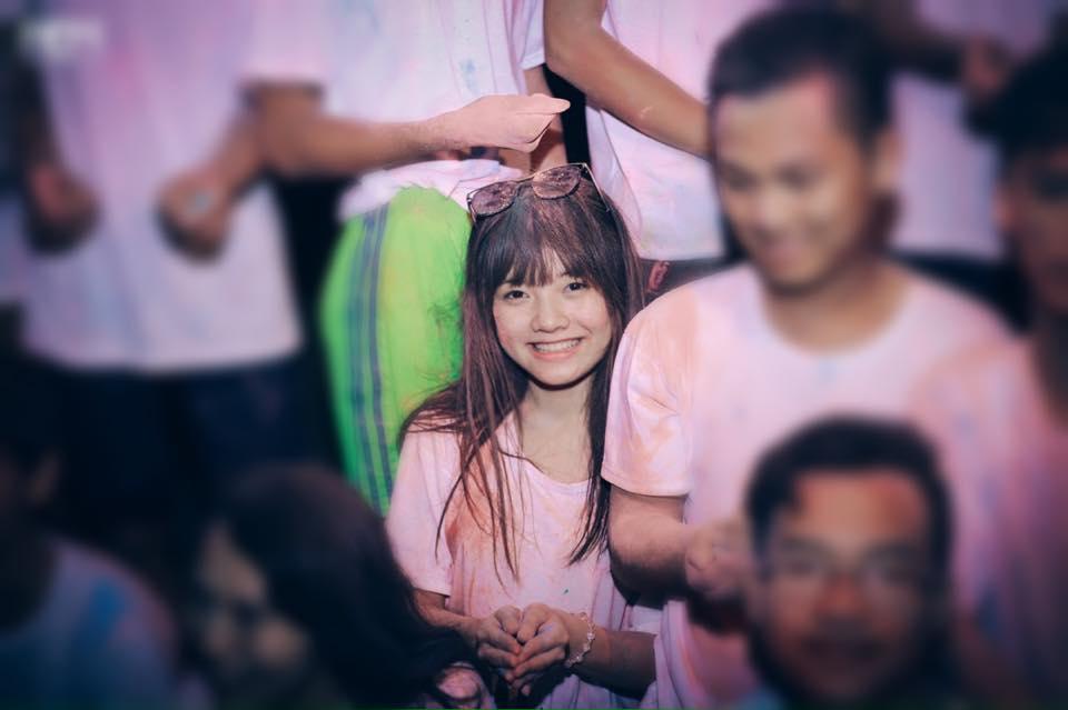 Danh tính cô nàng bê tráp xinh đẹp được truy lùng nhiều nhất trên Facebook hôm nay-3