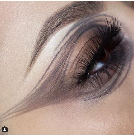 Vẽ eyeliner tạo hình khói vừa độc đáo vừa ma mị đang gây bão cộng đồng mạng-3