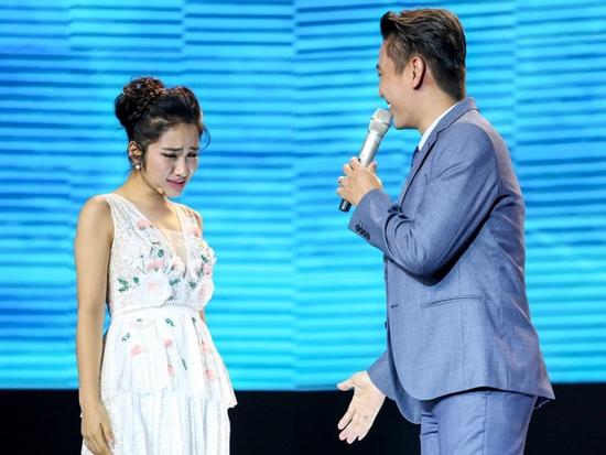 Cặp đôi hoàn hảo: Hòa Minzy để mất trai đẹp vào tay Giang Hồng Ngọc