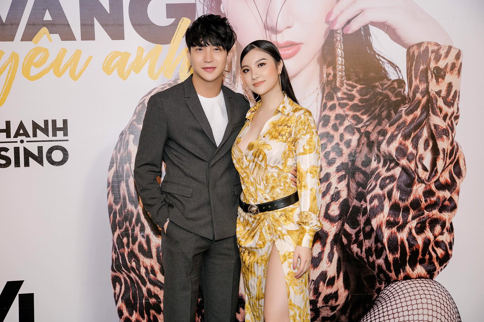 Hot girl - hot boy Việt 17/11: Ly Kute khoe khoảnh khắc đáng yêu của Khoai Tây khi đi chùa-3