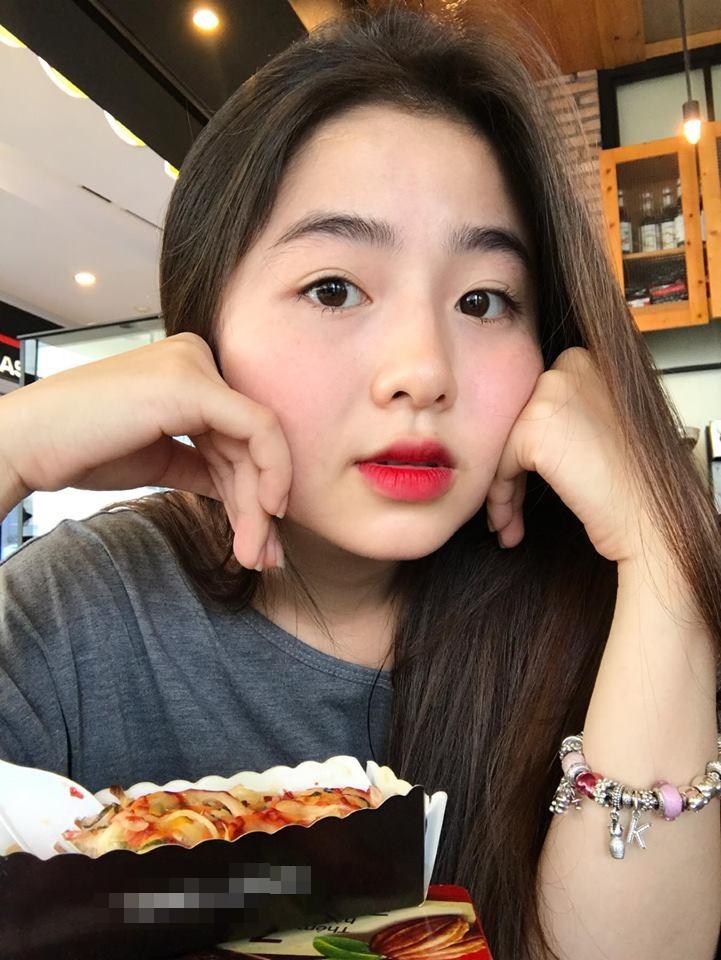 Hot girl - hot boy Việt 17/11: Ly Kute khoe khoảnh khắc đáng yêu của Khoai Tây khi đi chùa-5