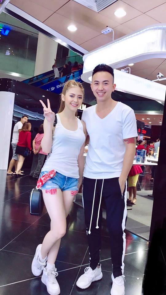 Hot girl - hot boy Việt 17/11: Ly Kute khoe khoảnh khắc đáng yêu của Khoai Tây khi đi chùa-8