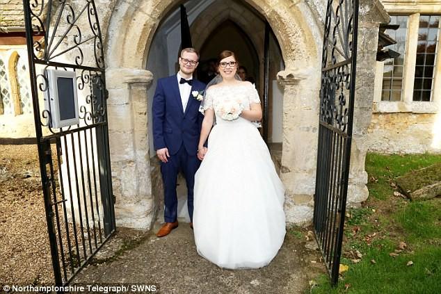 Sinh ra với gương mặt biến dạng và bị người đời xa lánh, phép màu đã khiến cuộc đời cô gái thay đổi sau 25 năm-5