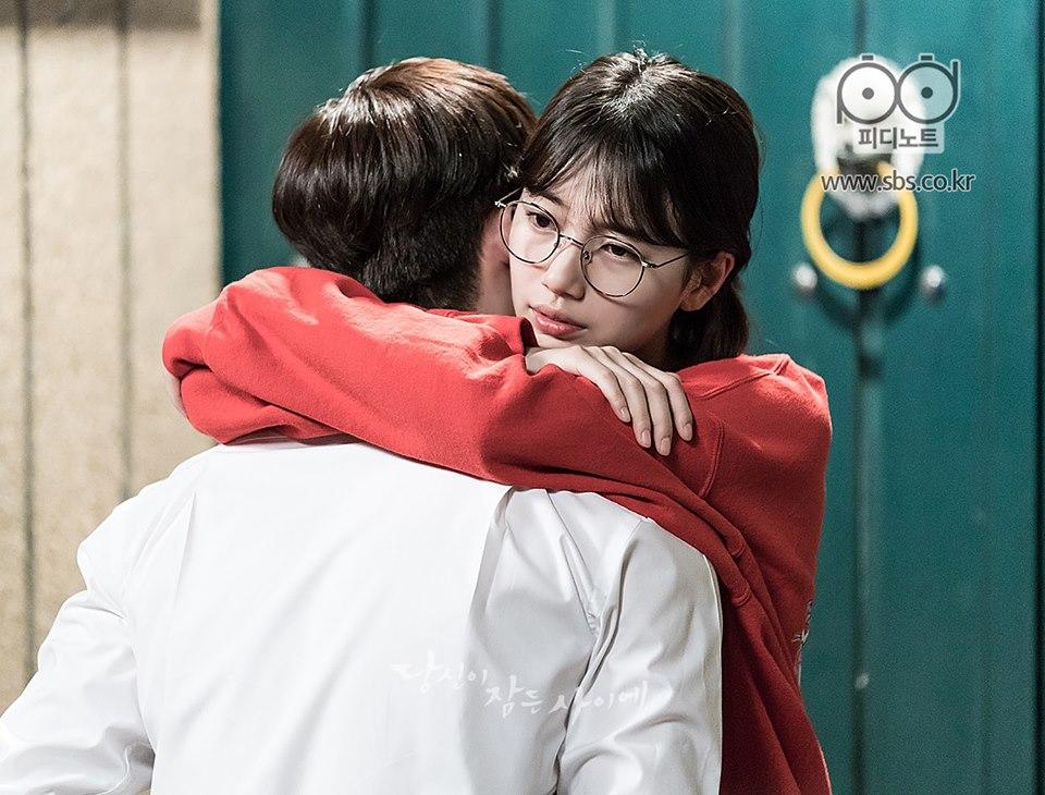 Khi nàng say giấc tập cuối: Lee Jong Suk hôn Suzy cực ngọt ngào-7