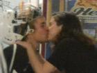 Justin và Selena công khai môi kề môi đắm đuối giữa sân băng sau khi tái hợp