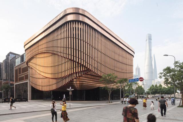 Ngắm tòa nhà đặc biệt có khả năng biến hình ảo diệu ở Trung Quốc-5