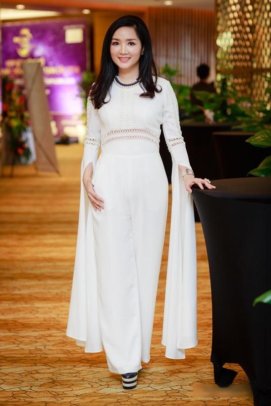 Giáng My rườm rà - Vũ Hà diện đồ như quý bà lọt top sao mặc xấu tuần này-6