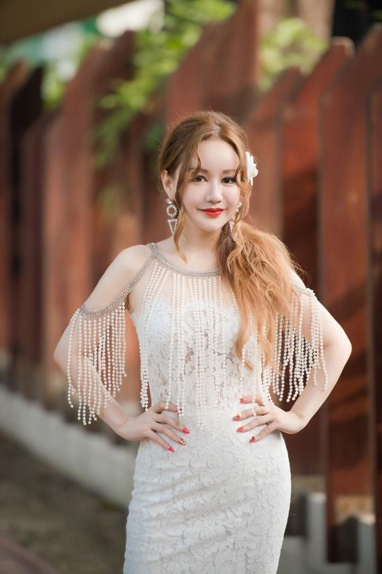 Giáng My rườm rà - Vũ Hà diện đồ như quý bà lọt top sao mặc xấu tuần này-3