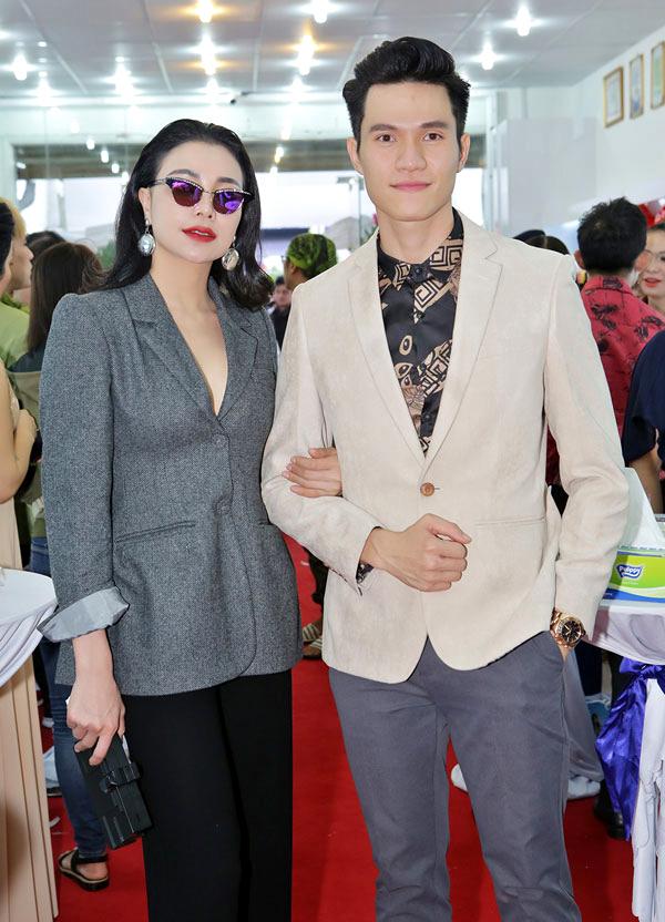 Giáng My rườm rà - Vũ Hà diện đồ như quý bà lọt top sao mặc xấu tuần này-5