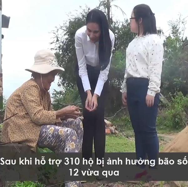 Clip: Thủy Tiên trao tặng 42 triệu đồng cho người mẹ nuôi con tâm thần gây xúc động-5