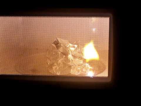 Ngoài trứng và bát đĩa mạ kim loại, có 11 thứ bạn tuyệt đối đừng cho vào lò vi sóng vì rất nguy hiểm-2