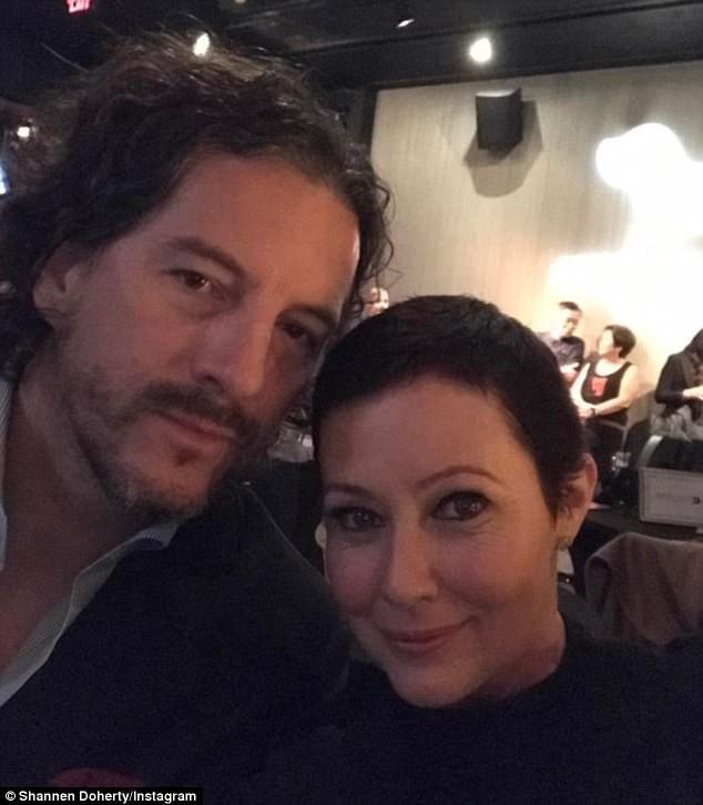 Mỹ nhân Phép thuật sau 19 năm: Chị ung thư vú, em từng bị xâm hại tình dục-6