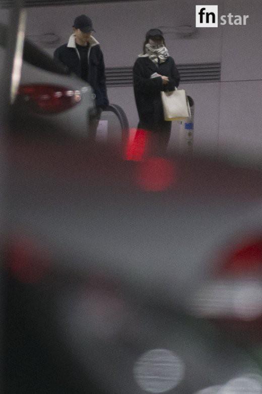 Clip: Song Joong Ki và Song Hye Kyo về nước sau tuần trăng mật, nhưng sao xa cách thế này?-1