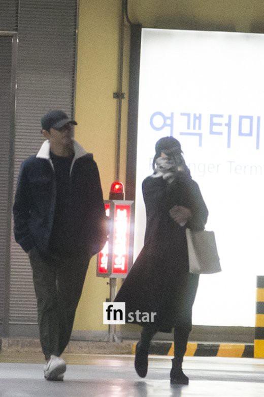 Clip: Song Joong Ki và Song Hye Kyo về nước sau tuần trăng mật, nhưng sao xa cách thế này?-4