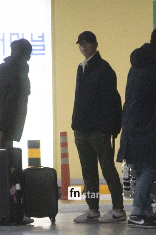 Clip: Song Joong Ki và Song Hye Kyo về nước sau tuần trăng mật, nhưng sao xa cách thế này?-9