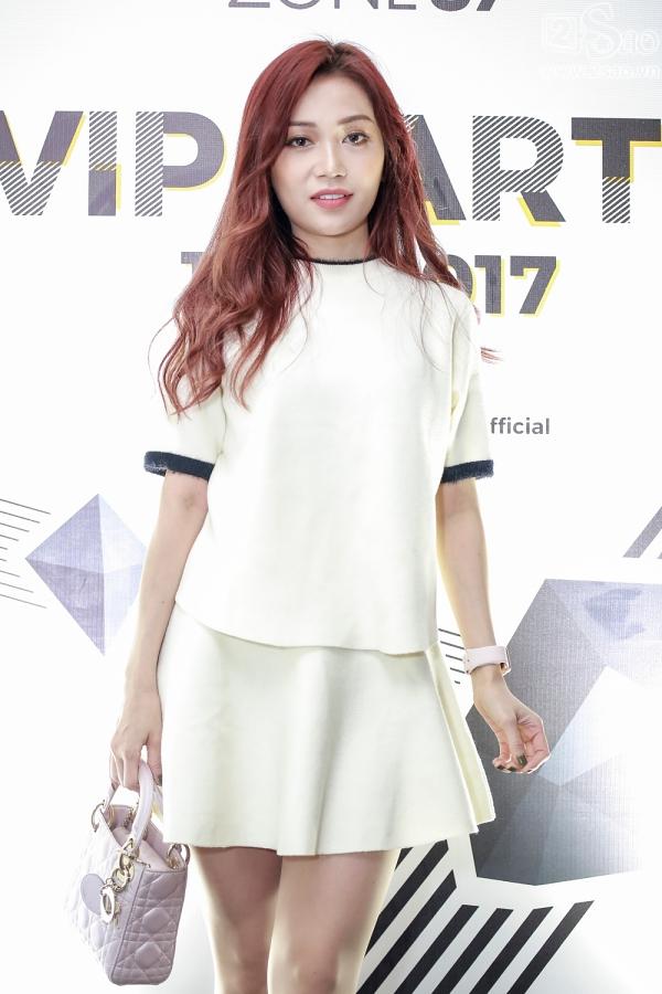 Bạn trai mới công khai xuất hiện cạnh Midu trong sự kiện-12