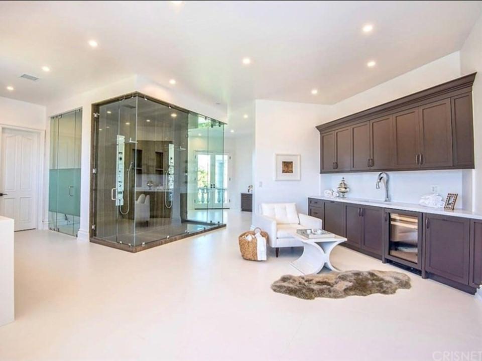 Biệt thự xa hoa của ngôi sao You Tube tai tiếng-12