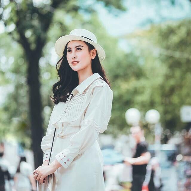 Hot girl - hot boy Việt 18/11: Minh Châu say sưa song ca cùng gái xinh trong ô tô-3