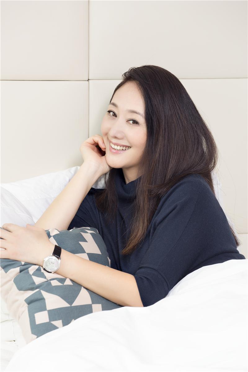 Nữ diễn viên từng phá thai để được đóng Hoàn Châu cách cách bây giờ ra sao?-7