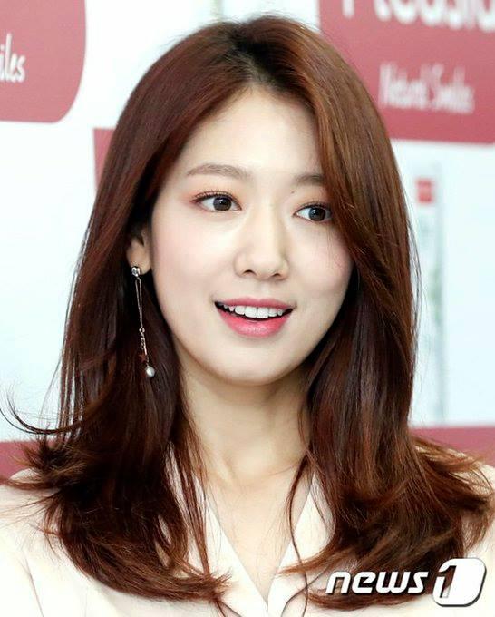Sao Hàn: Park Shin Hye thu hút sự chú ý với vẻ ngoài xinh ngất ngây-1